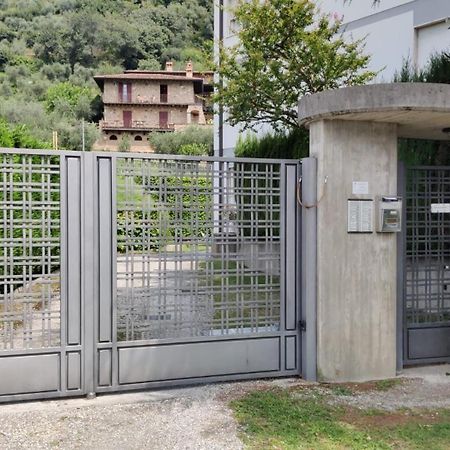 Appartamento Nelly - Per 4 Persone - Caray Park - Sale Marasino - Lago D'Iseo Мароне Екстериор снимка
