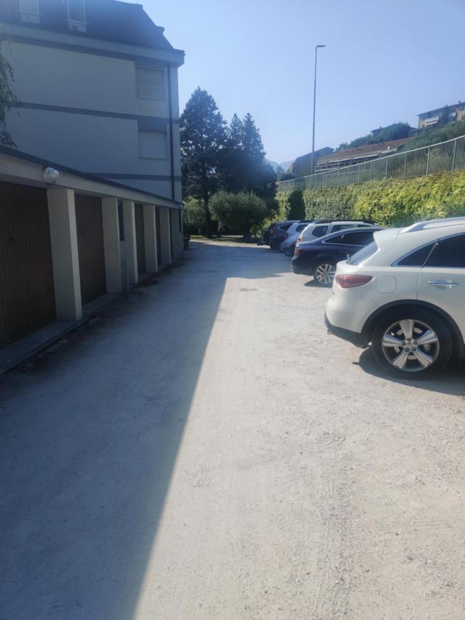 Appartamento Nelly - Per 4 Persone - Caray Park - Sale Marasino - Lago D'Iseo Мароне Екстериор снимка